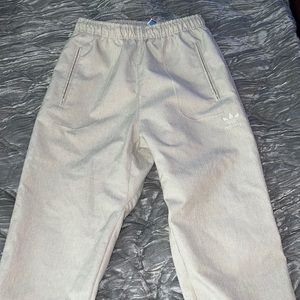 Adidas Jogger/Sweats - Off White Color. sz Small. Brand New just took tags off